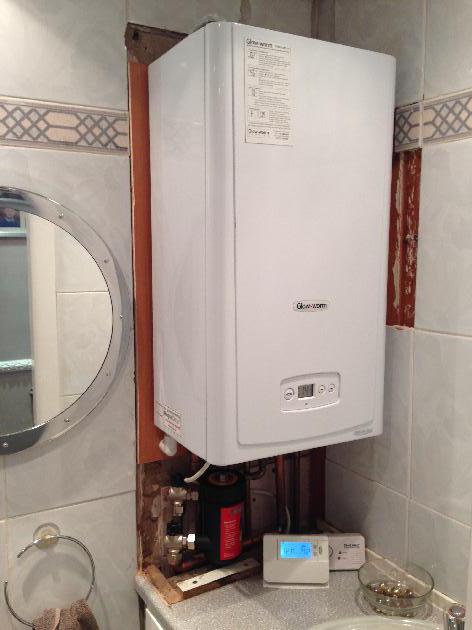 The customer only had limited space so this Glowworm Flexicom with its small dimensions and rear flue worked perfectly.
